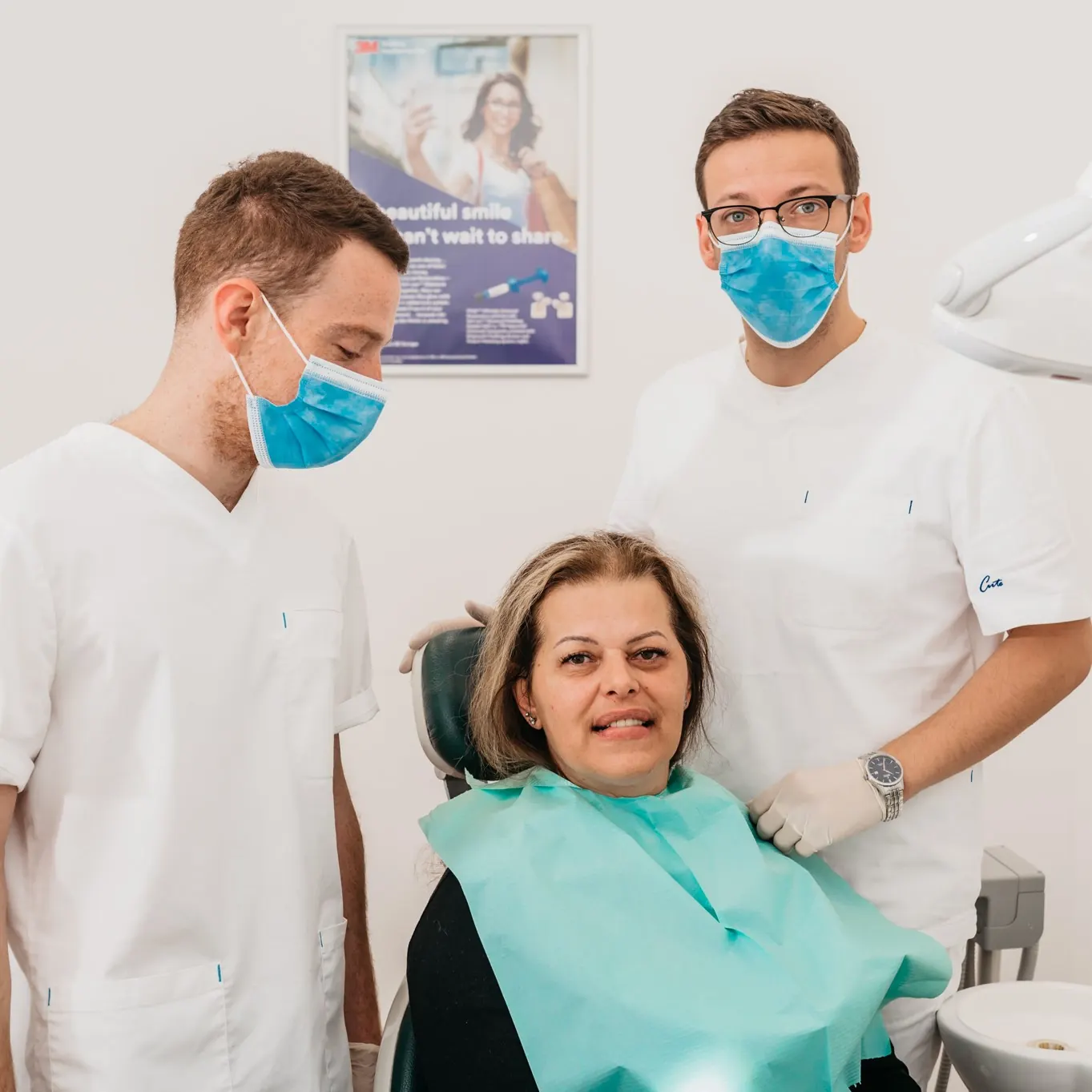 Doktor dentalne medicine iz tima Dental Centar Apex u ordinaciji