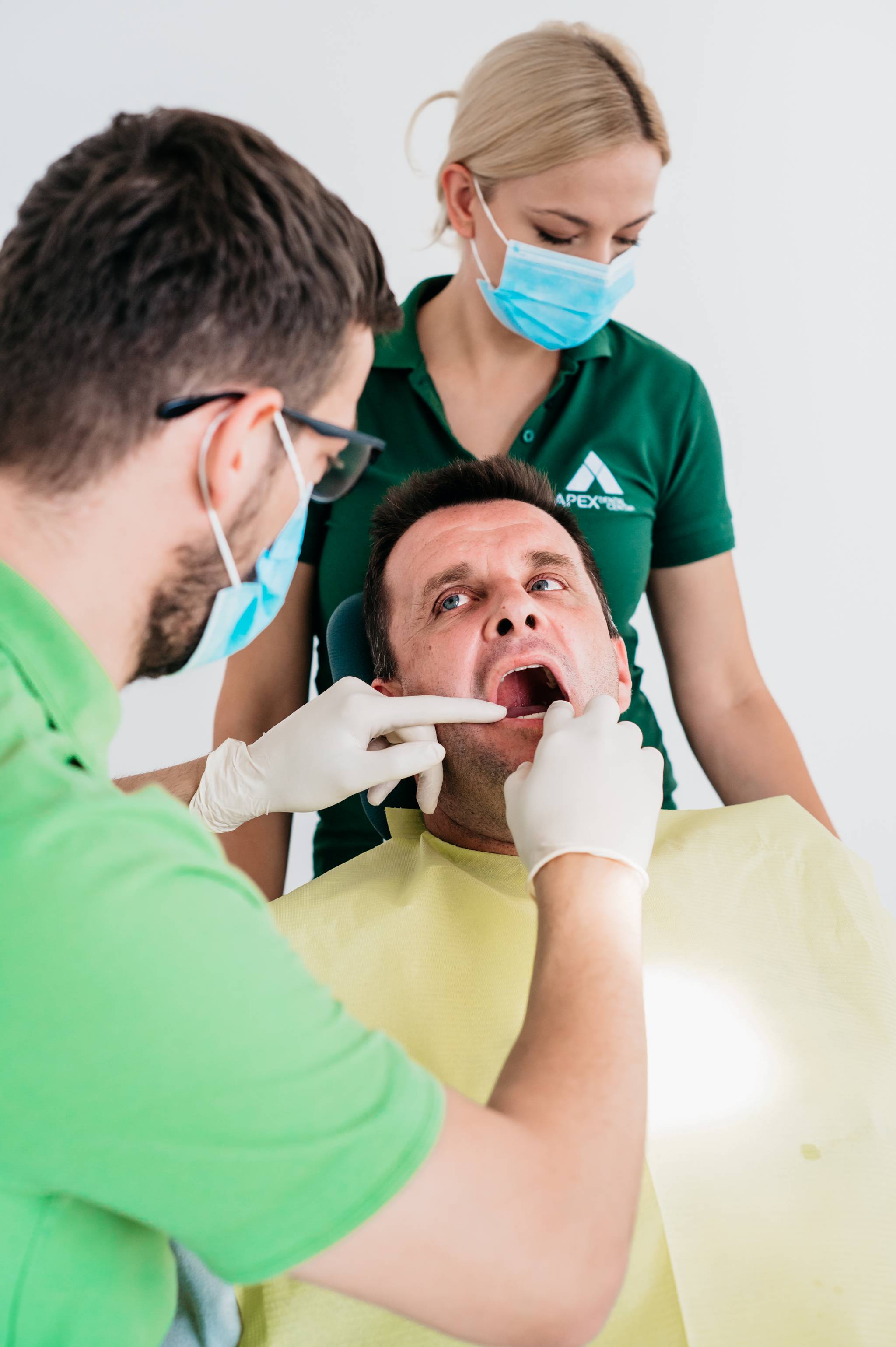 slika zubara u kutama